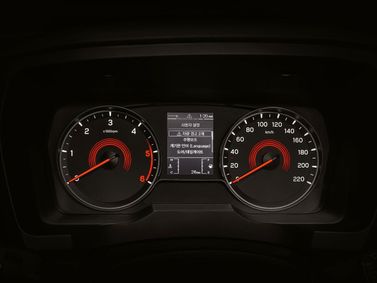 SsangYong Korando رابعاً، دفع رباعي 5 أبواب — لوحة العدادات
