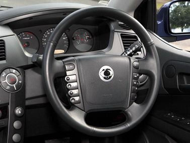 SsangYong Kyron I Рестайлинг, Внедорожник 5 дв. — рулевое колесо