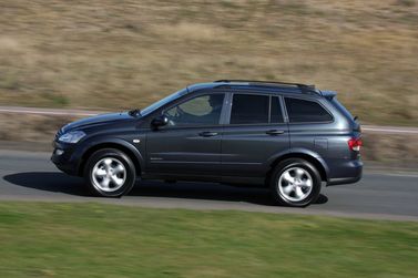 SsangYong Kyron I Рестайлинг, Внедорожник 5 дв. — вид слева