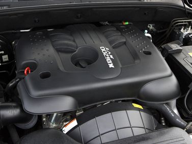 SsangYong Kyron I Рестайлинг, Внедорожник 5 дв. — моторный отсек