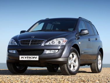 SsangYong Kyron I Рестайлинг, Внедорожник 5 дв. — вид спереди справа