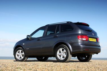SsangYong Kyron I Рестайлинг, Внедорожник 5 дв. — вид сзади справа