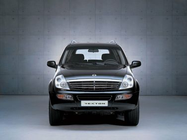 SsangYong Rexton I, Внедорожник 5 дв. — вид спереди