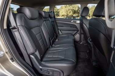 SsangYong Rexton IV, Внедорожник 5 дв. — задние сиденья