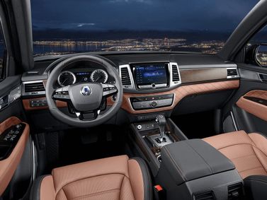 SsangYong Rexton IV, Внедорожник 5 дв. — передняя панель