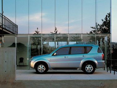 SsangYong Rexton I, Внедорожник 5 дв. — вид слева