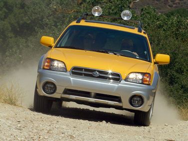 Subaru Baja، بيك أب بكابينة مزدوجة — منظر أمامي
