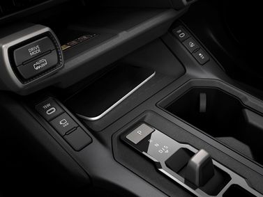 Suzuki Across II، دفع رباعي 5 أبواب — الكونسول الوسطي
