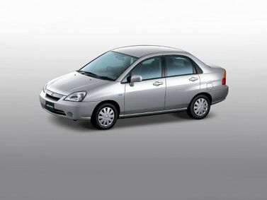Suzuki Aerio، سيدان — منظر أمامي أيمن