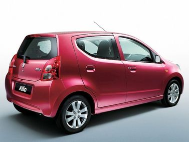 Suzuki Alto سابعاً (HA25)، هاتشباك 5 أبواب — منظر خلفي أيمن