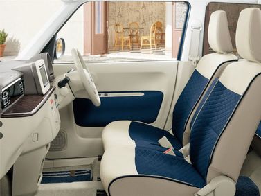 Suzuki Alto Lapin ثالثاً، هاتشباك 5 أبواب — منطقة السائق