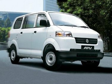 Suzuki APV I، ميني فان — منظر أمامي أيمن