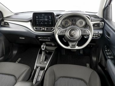 Suzuki Baleno ثالثاً، هاتشباك 5 أبواب — منطقة السائق