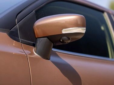 Suzuki Baleno ثالثاً، هاتشباك 5 أبواب — مرآة جانبية