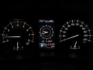 Suzuki Baleno ثالثاً، هاتشباك 5 أبواب — لوحة العدادات