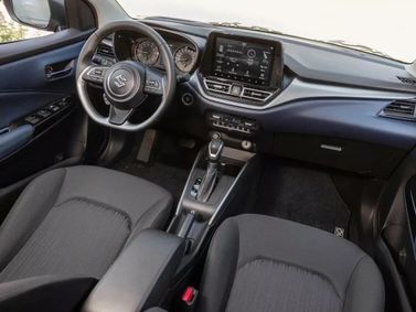 Suzuki Baleno ثالثاً، هاتشباك 5 أبواب — منظر عام للمقصورة