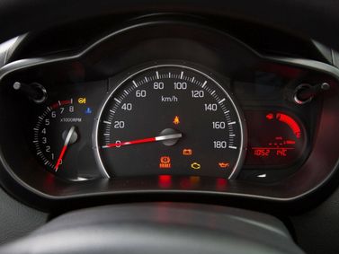 Suzuki Celerio ثانياً، هاتشباك 5 أبواب — لوحة العدادات