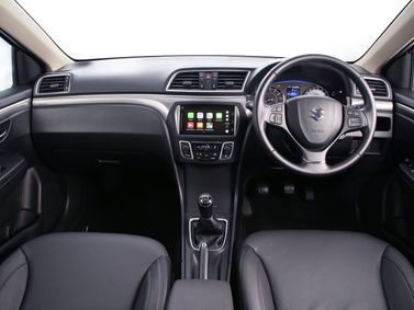 Suzuki Ciaz I Рестайлинг, Седан — место водителя