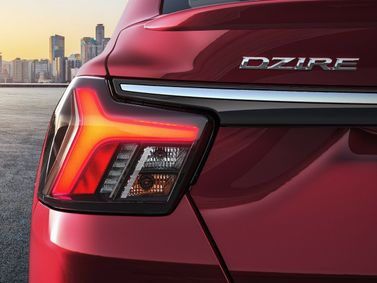 Suzuki DZire رابعاً، سيدان — المصباح الخلفي