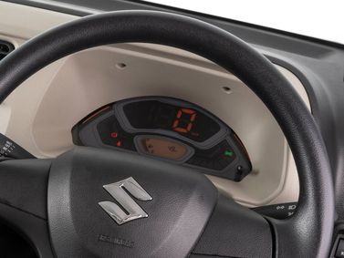 Suzuki Eeco، فان — لوحة العدادات
