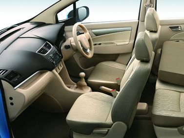 Suzuki Ertiga I، فان مدمج — منطقة السائق