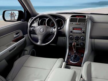 Suzuki Grand Vitara II, Внедорожник 5 дв. — передняя панель