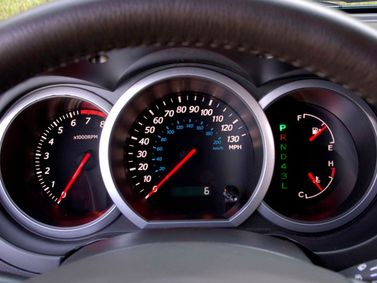 Suzuki Grand Vitara II, Внедорожник 5 дв. — панель приборов