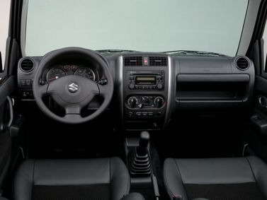 Suzuki Jimny ثالثاً فيس ليفت 1، دفع رباعي 3 أبواب — لوحة القيادة
