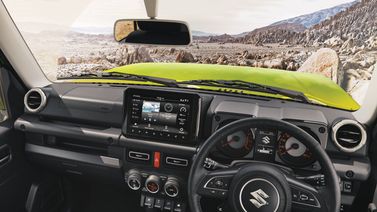 Suzuki Jimny رابعاً، دفع رباعي 5 أبواب — لوحة القيادة