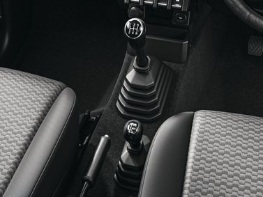 Suzuki Jimny رابعاً، دفع رباعي 5 أبواب — محدد ناقل الحركة