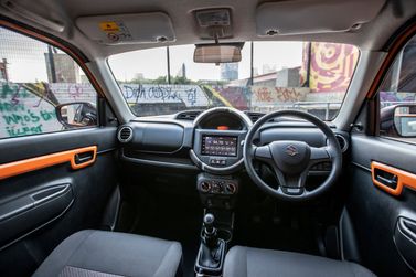 Suzuki S-Presso, Внедорожник 5 дв. — место водителя