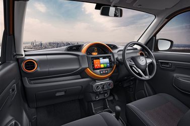 Suzuki S-Presso, Внедорожник 5 дв. — место водителя