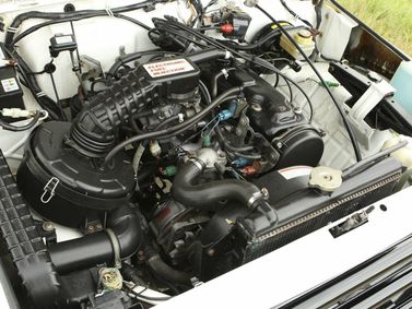 Suzuki Samurai, Внедорожник Открытый — моторный отсек