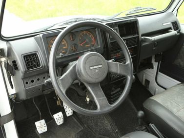 Suzuki Samurai, Внедорожник Открытый — место водителя
