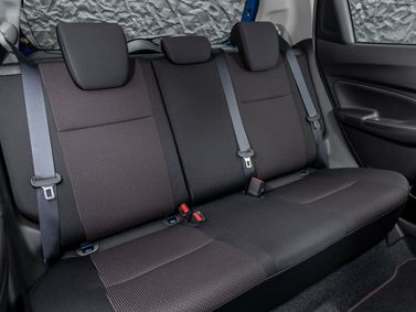 Suzuki Swift V، هاتشباك 5 أبواب — المقاعد الخلفية