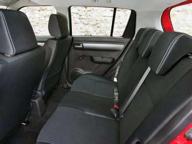 Suzuki Swift ثالثاً، هاتشباك 5 أبواب — المقاعد الخلفية