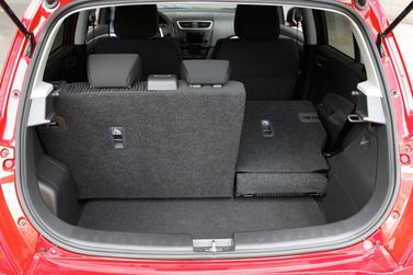 Suzuki Swift رابعاً، هاتشباك 5 أبواب — حجرة الأمتعة