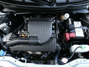 Suzuki Swift فيس ليفت IV، هاتشباك 3 أبواب — حجرة المحرك
