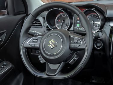Suzuki Swift فيس ليفت V، هاتشباك 5 أبواب — عجلة القيادة