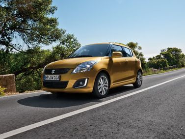 Suzuki Swift فيس ليفت IV، هاتشباك 5 أبواب — منظر أمامي أيمن