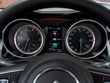 Suzuki Swift فيس ليفت V، هاتشباك 5 أبواب — لوحة العدادات