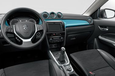Suzuki Vitara ثانياً، دفع رباعي 5 أبواب — لوحة القيادة