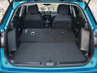 Suzuki Vitara ثانياً، دفع رباعي 5 أبواب — حجرة الأمتعة