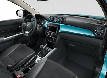 Suzuki Vitara ثانياً، دفع رباعي 5 أبواب — لوحة القيادة