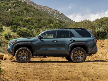 Toyota 4Runner VI, Внедорожник 5 дв. — вид справа