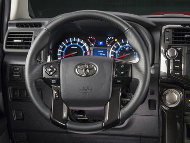 Toyota 4Runner فيس ليفت V، دفع رباعي 5 أبواب — عجلة القيادة
