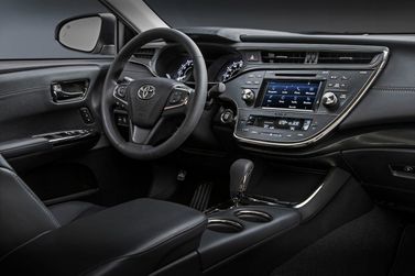 Toyota Avalon فيس ليفت IV، سيدان — منطقة السائق