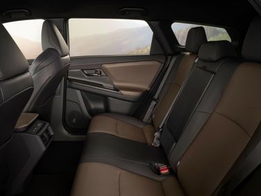 Toyota bZ4X I Рестайлинг, Внедорожник 5 дв. Touring — задние сиденья