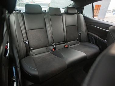 Toyota Camry التاسع (XV80) سوق الصين التاسع (XV80)، سيدان — المقاعد الخلفية