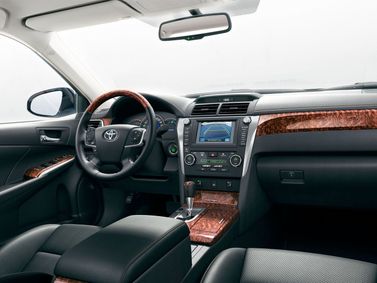 Toyota Camry سابعاً (XV50)، سيدان — لوحة القيادة
